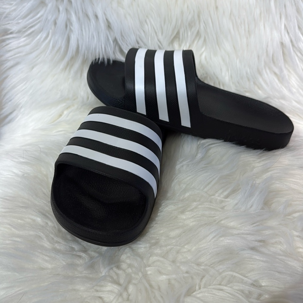 Adidas Sandals Men’s Size 8 Black White Striped Slip on Athlete Sport Shower